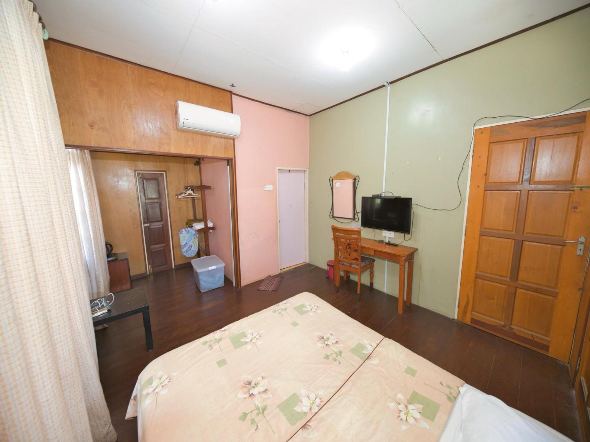 泰勒卡塞莫戴瑞奇塔木屋 甘榜贡巴达 外观 照片